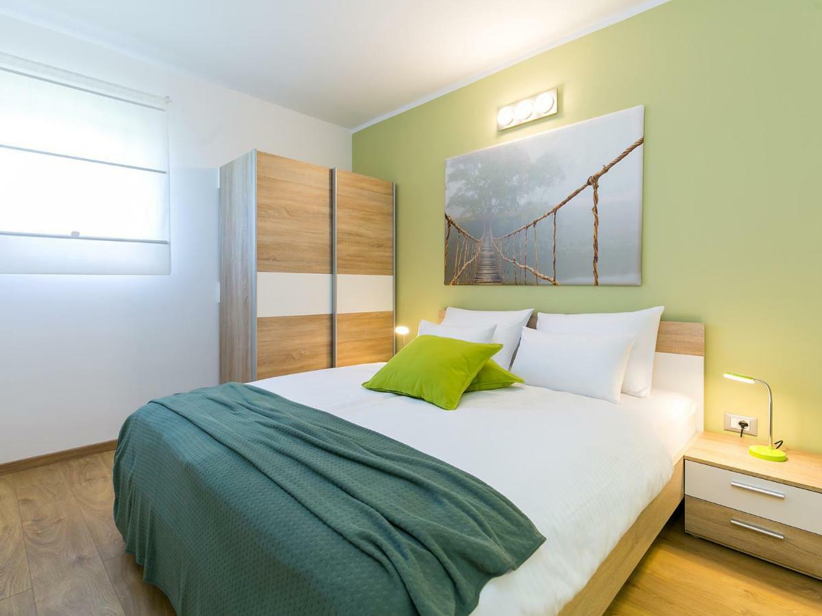 Pool Premium Apartment Врсар Экстерьер фото