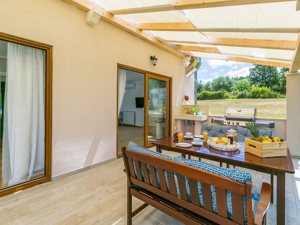Pool Premium Apartment Врсар Экстерьер фото