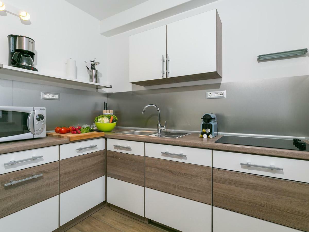 Pool Premium Apartment Врсар Экстерьер фото